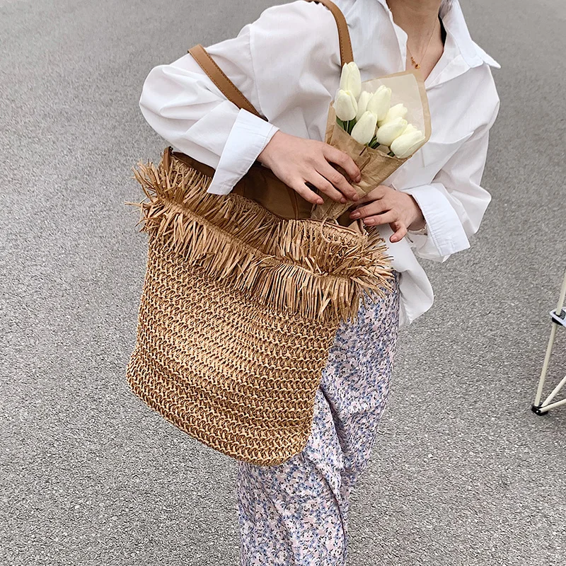 

Women's Shoulder Bags New Larger Capacity Braided Tassel Design Girl Fashion Travel Crossbody Bags Shopping Handbags Bucket Bag