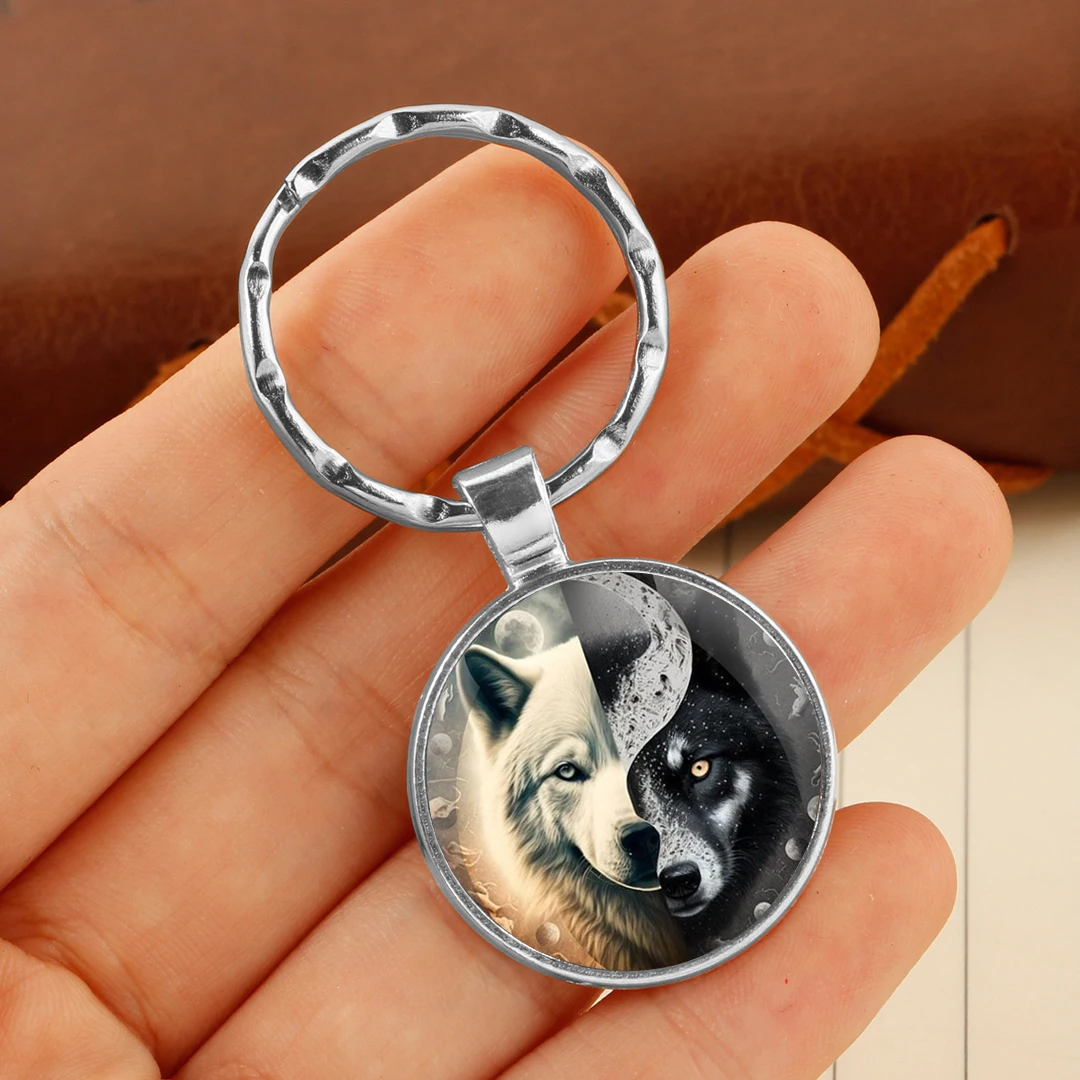 Брелок для ключей ручной работы с двухсторонним дизайном в виде волка