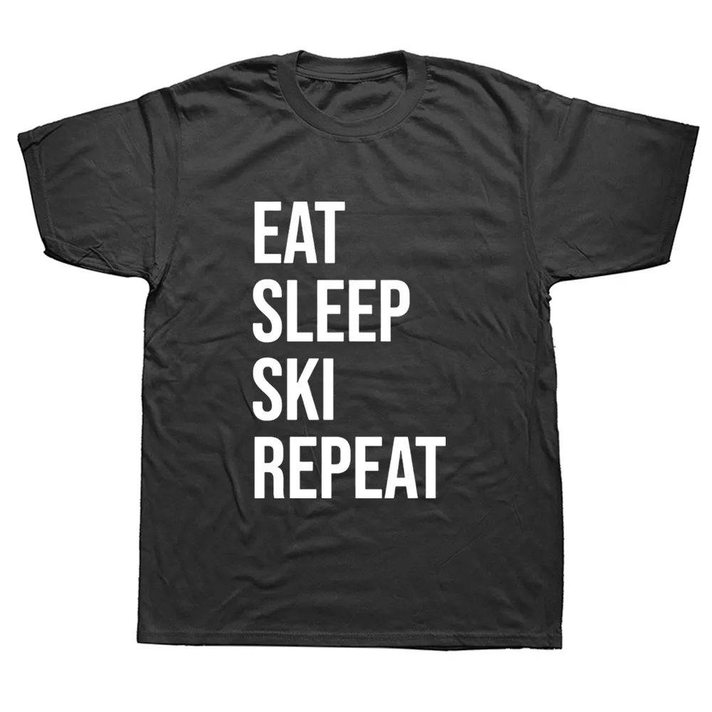 

Футболка с круглым вырезом и надписью «Eat Sleep Ski»