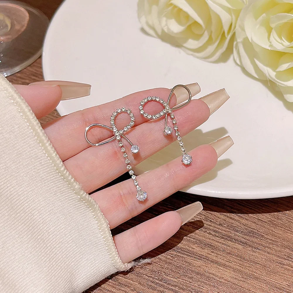 High-End 925 Silver Needle Ultra-Flash Bow Earring Fashionable Elegant Zirconia Stud Niche Ear Decoration |