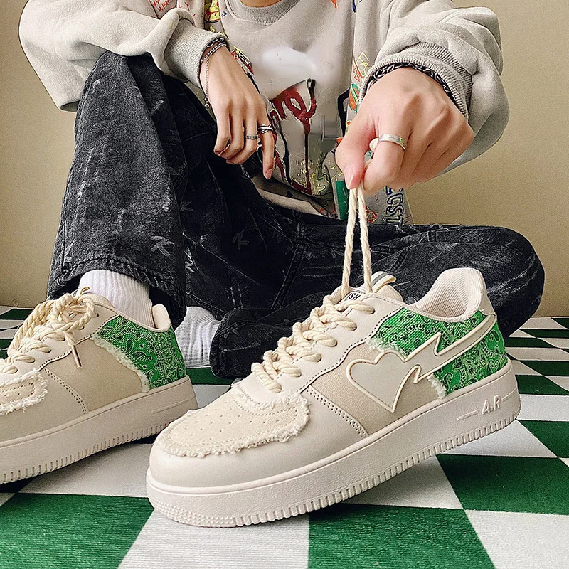 

Новинка 2023, модная повседневная спортивная удобная обувь для скейтборда, мужская обувь на плоской подошве в гонконгском стиле, Мужская простая модная Вулканизированная обувь