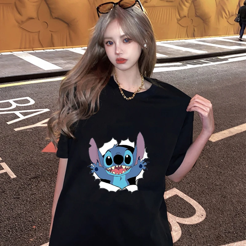 

Женская футболка с коротким рукавом, круглым вырезом и принтом