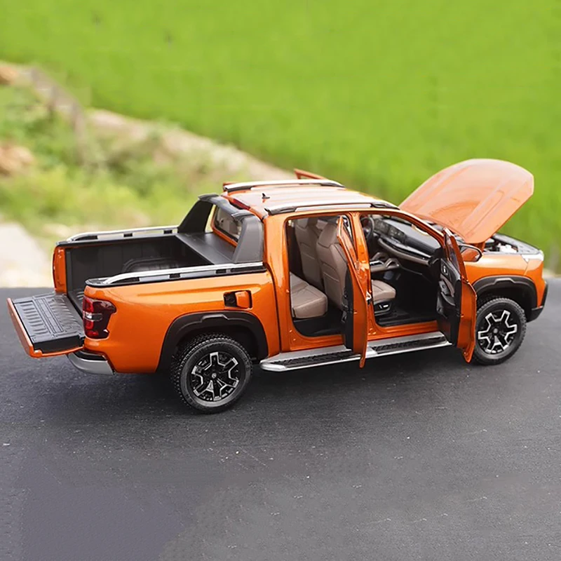 1: 18 оригинальная модель грузовика Changɺn Hunter 2024 с увеличенным радиусом действия