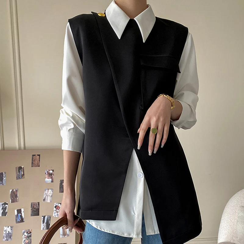 

Spring 2023 New in Women's Waistcoat Sleeveless Jacket Irregular Placket Loose Folding Elegant Korean Clothing Vest SN1077