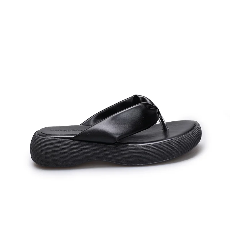 Flip-flops in the summer of 2023, new girls wear flip-flops with super fire, simple and versatile models.