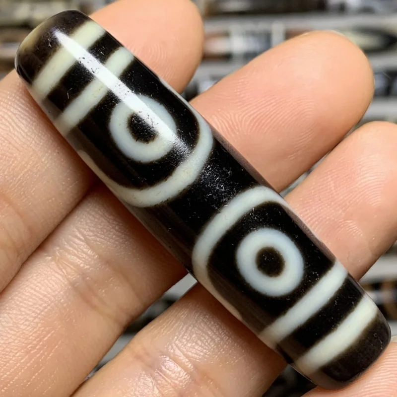 Одна вещь изображение старые материалы агат ручная работа черный и белый для