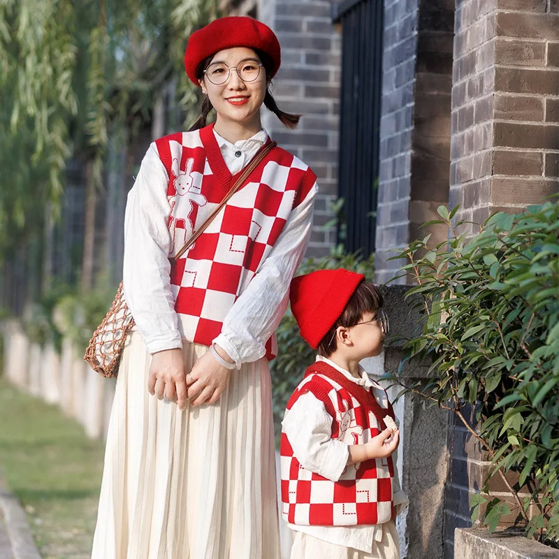 

New Year Family Clothing Autumn Winter Mom And Daughter Matching Sweater Women Sleeveless Knitted Jumper Boy Girl Knit Vest Tops