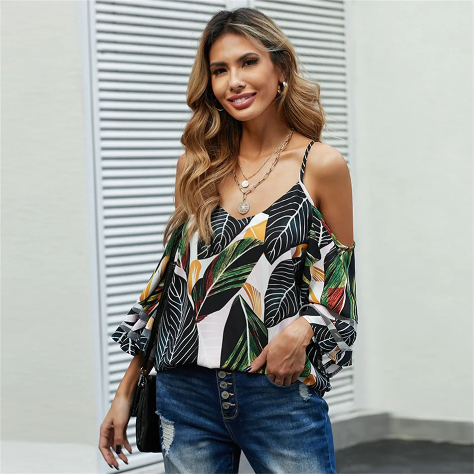 

Блузка женская шифоновая с V-образным вырезом и расклешенными рукавами