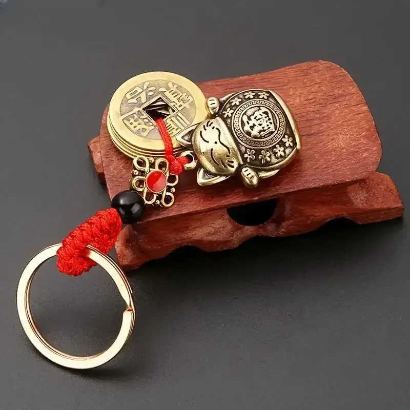 Фото Винтажная фигурка Lucky Cat, миниатюрный сплав Lucky Cat, брелок с пятью императорами и деньгами, талисман фэн-шуй, украшение для рабочего стола, поделки №4