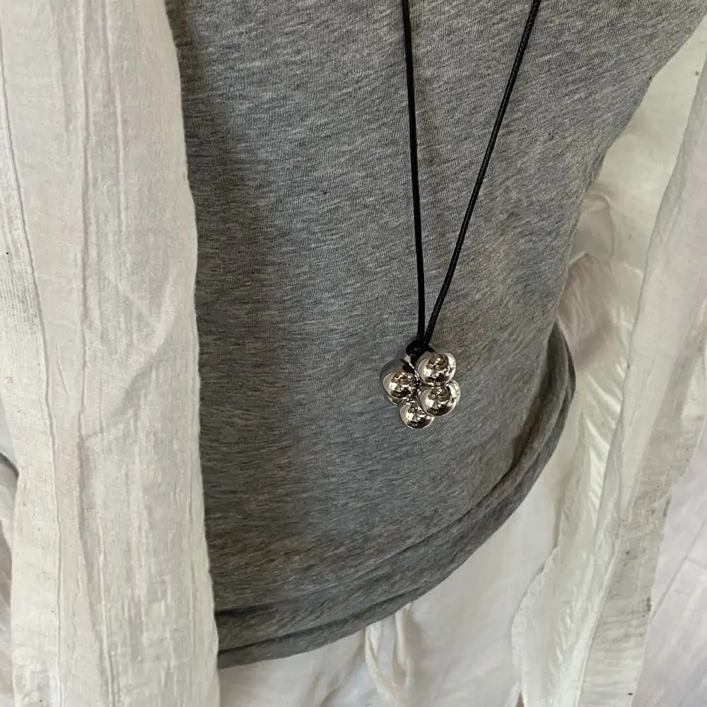 Серебряное ожерелье-цепочка для свитера |