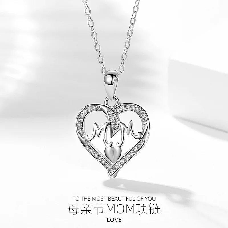 

Женская цепочка из серебра 925 пробы с нефритовым кулоном