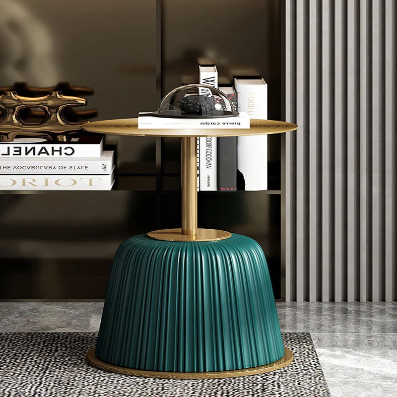 

Светильник роскошный круглый боковой столик для маленькой квартиры, в стиле постмодерн, минималистичный, из нержавеющей стали, для балкона, Маленький журнальный столик, для гостиной