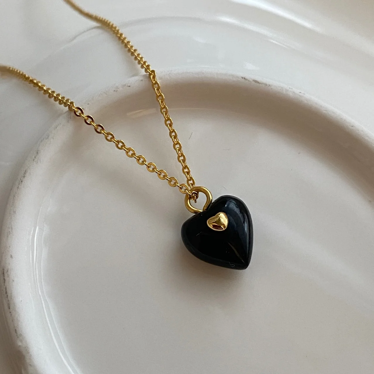 

Ожерелье с подвеской в стиле ретро