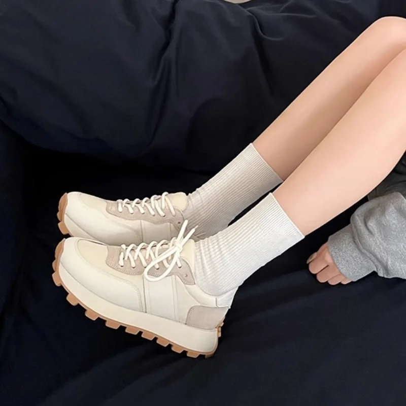 Кроссовки женские на шнуровке удобные дышащие повседневная обувь для бега