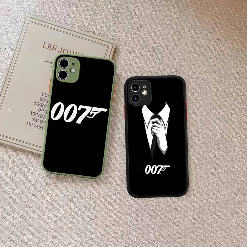 Фото Классический чехол для телефона с изображением Джеймса Бонда 007 для iPhone 16 15 14 13 12 11 Pro Max X XS MAX Plus, полупрозрачный черный №5