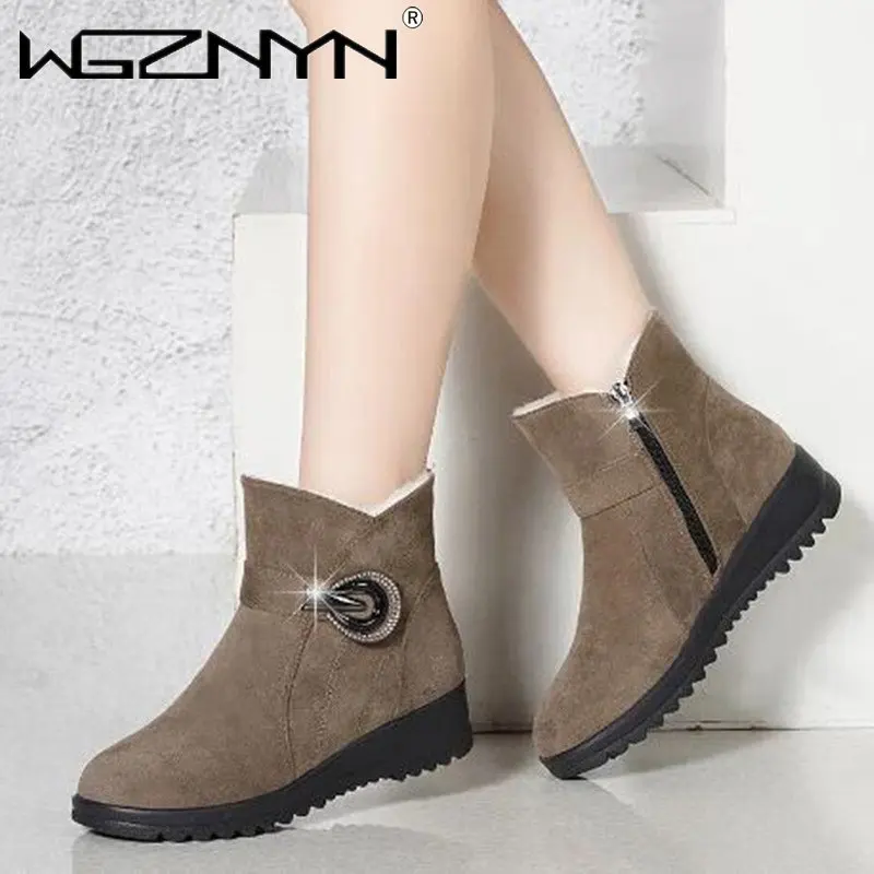 

Новые женские короткие ботинки, повседневная обувь на платформе, зимние ботинки, новинка сезона осень-зима 2023, модные теплые черные женские ботинки с коротким плюшем