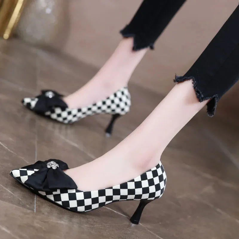 Women Fashion Sweet Light Weight Black & White Plaid Pattern Elegant Pumps Lady Cute Black Heel Shoes Femmes Talons Hauts G305 images - 6