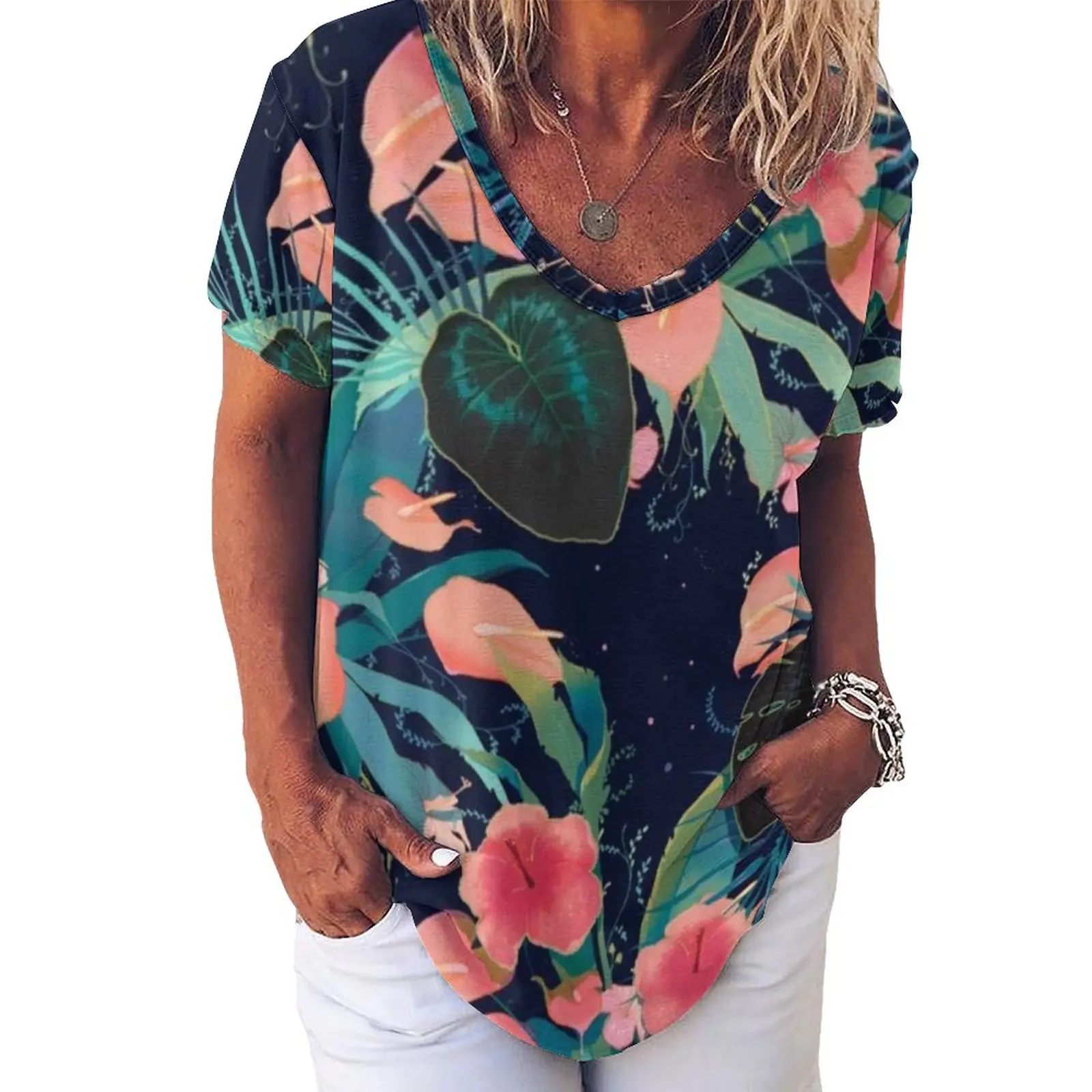 

Женская футболка с цветочным принтом и коротким рукавом