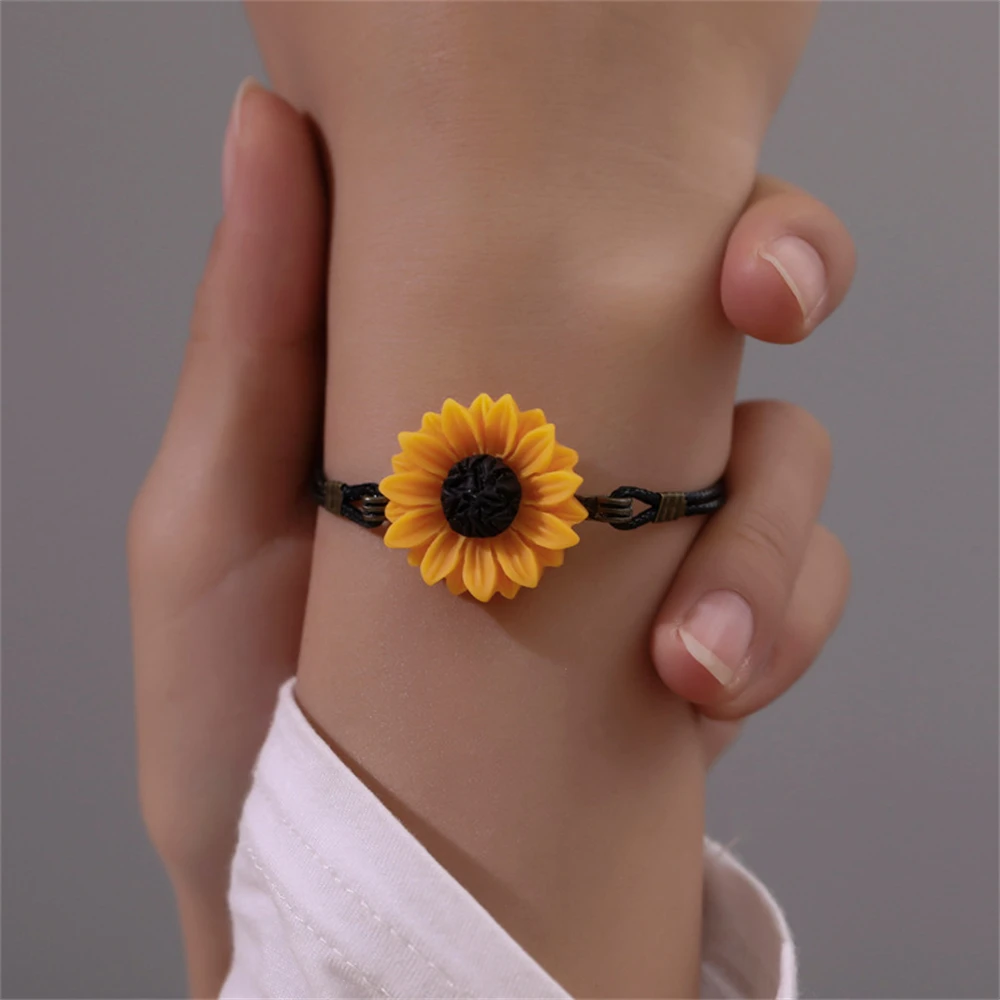 

Fashion Daisy Sunflower Bracelet For Women Handmade Braided Leather Wristbands Trendy Adjustable Charm Bracelets Bangle Jewelry