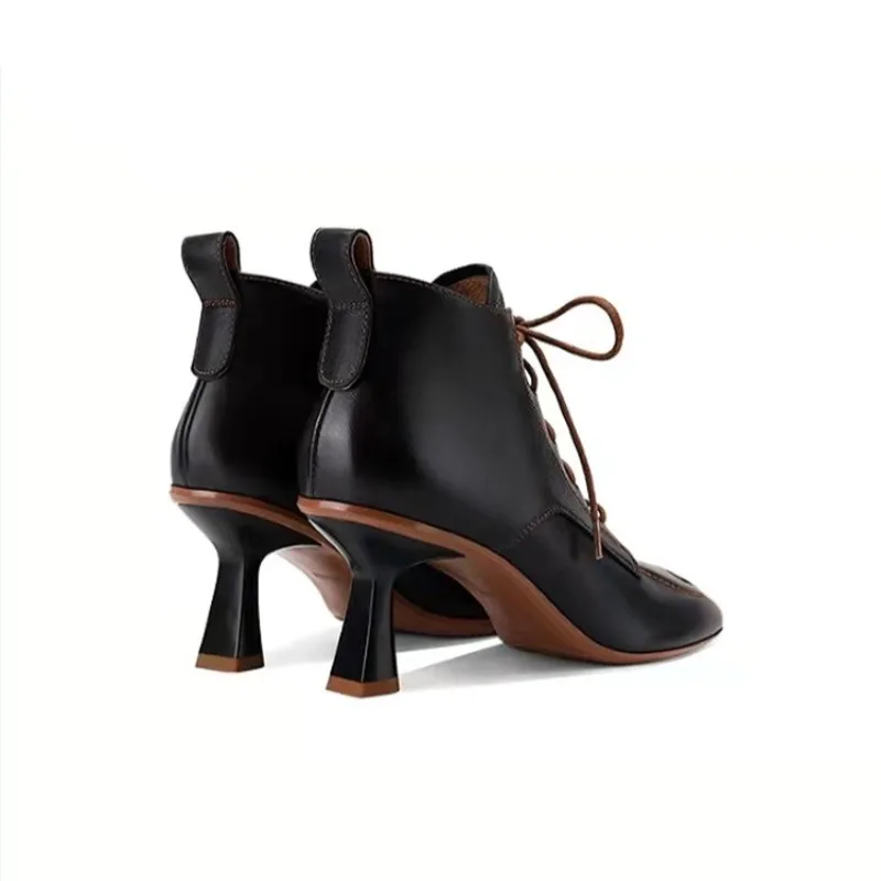 Женские ботильоны с острым носком на высоком каблуке со шнуровкой