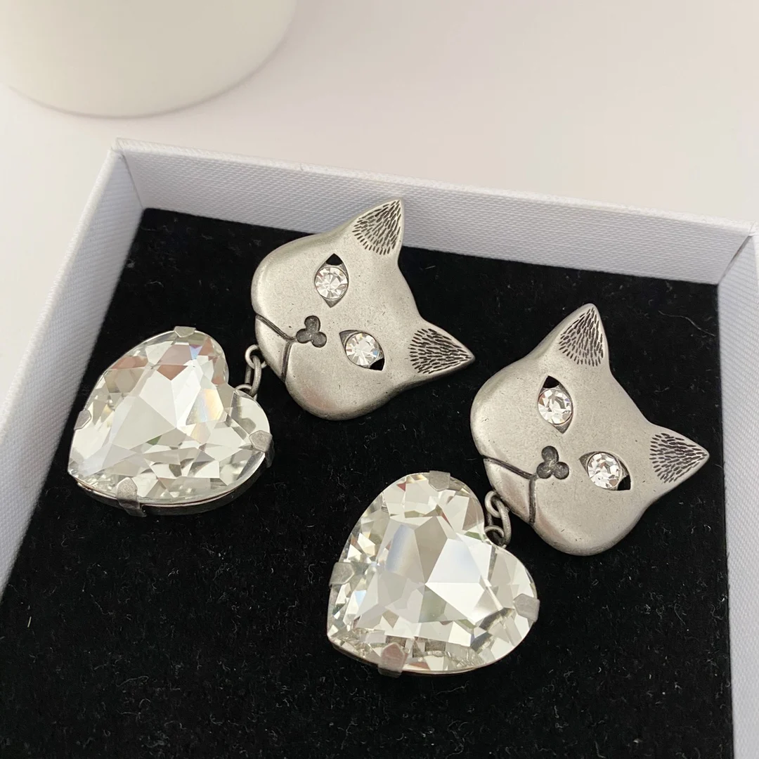 

2022AR European and American Fashion Jewelry Silver Metal Cat Heart Diamond Pendant Earrings for Women