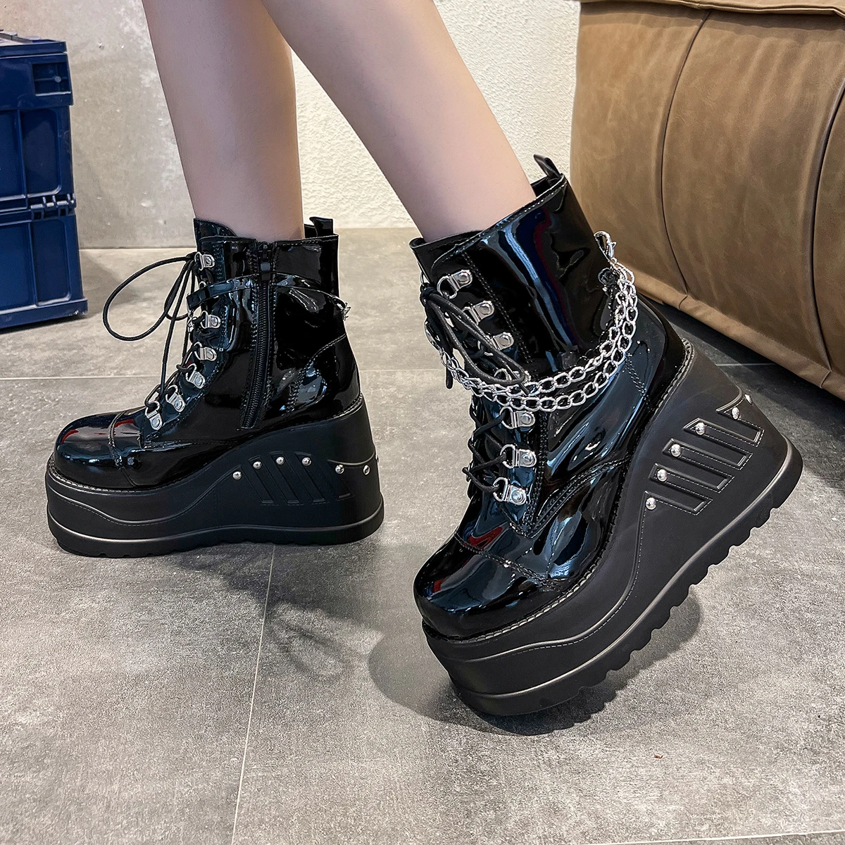 Женские туфли на танкетке черные кроссовки в готическом стиле платформе и