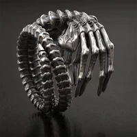 vintage wild skull palm ring for men dark paw skeleton hand bone ghost claw male ring party anniversary gothic jewelry wholesale