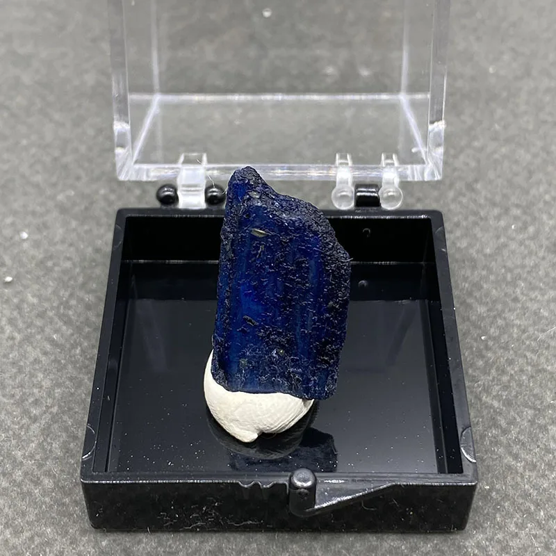 

Натуральный синий кианит TEGSTGKW для дома