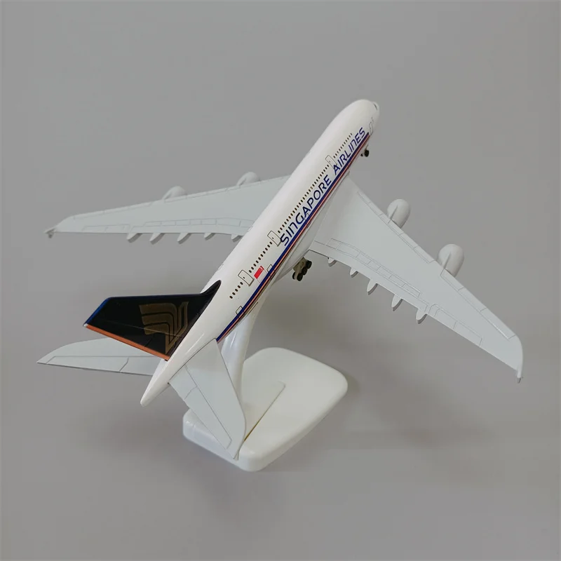 

Модель самолета из металлического сплава авиакомпании SINGAPORE Airlines A380, модель самолета из Сингапура с колесами 18 см, модель самолета с литым давлением аэробука 380