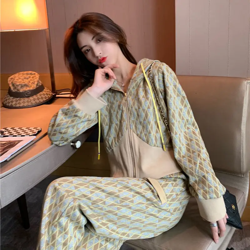 

Small Fragrance Suit Spring 2022 New Women's High Sense Fashion Age Reducing Sportswear Leisure Two-piece Suit Foreign Style