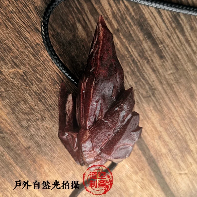 Новое ожерелье с подвеской из черного камня для косплея