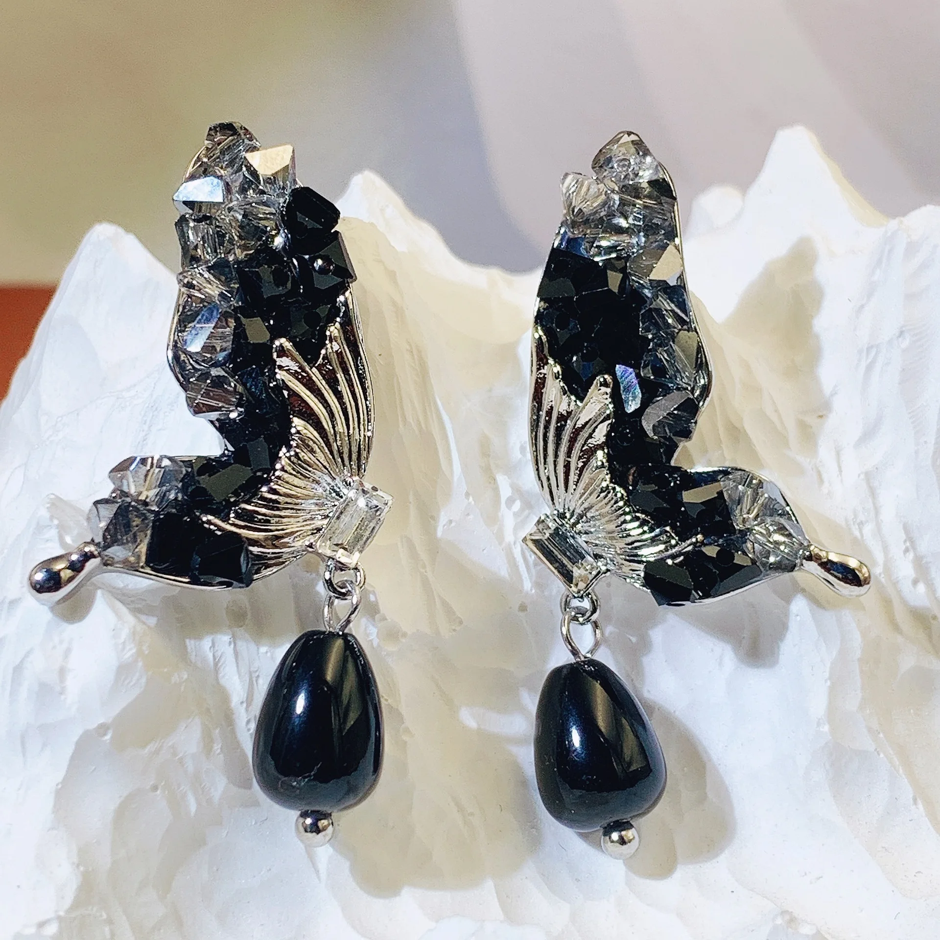 

Новые маленькие серьги-капельки в форме бабочки, высококачественные элегантные серьги