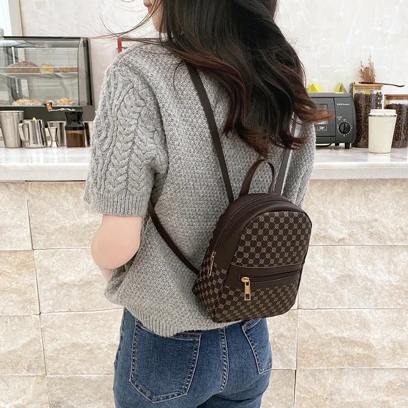 Рюкзак женский компактный на плечо милый классический универсальный школьный