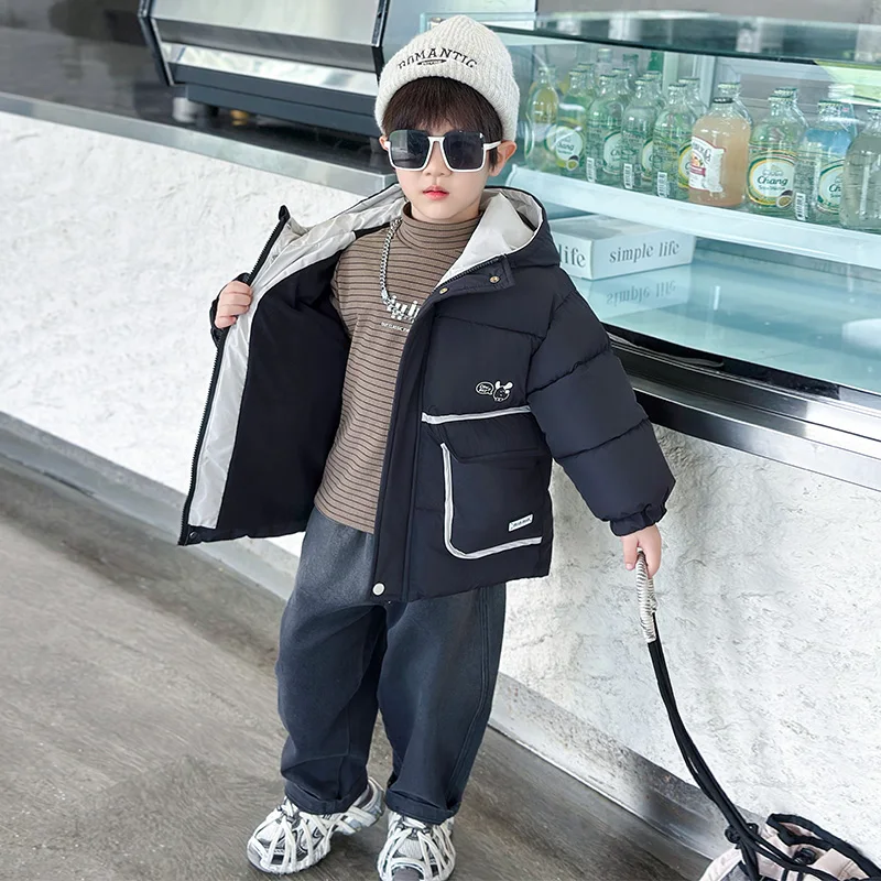 Детская одежда. Пуховик для мальчиков. Одежда на хлопковой подкладке. Верхняя