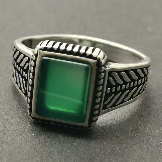 креативные мужские кольца. зеленый мрамор кольцо. печатка с изумрудом и бриллиантами кристалл. эксклюзивные кольца с изумрудом. печатка с зеленым камнем.