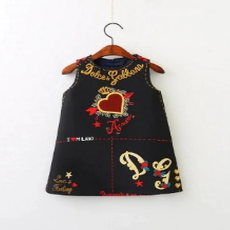 Платье принцессы Сарафан с цветочным принтом и вышивкой в виде сердца для