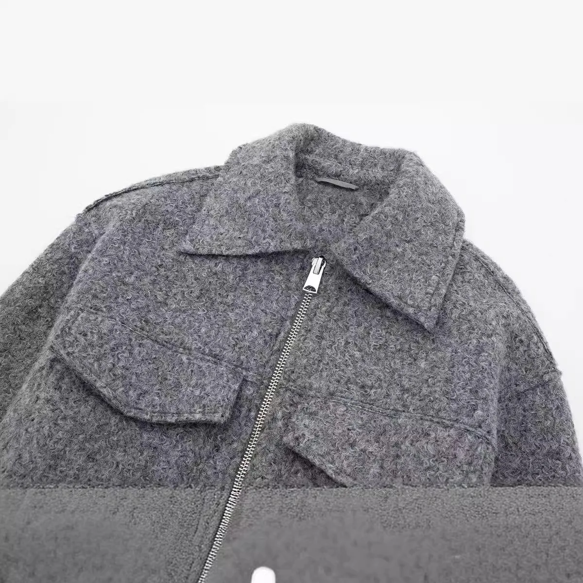 Женская джинсовая куртка с бисером