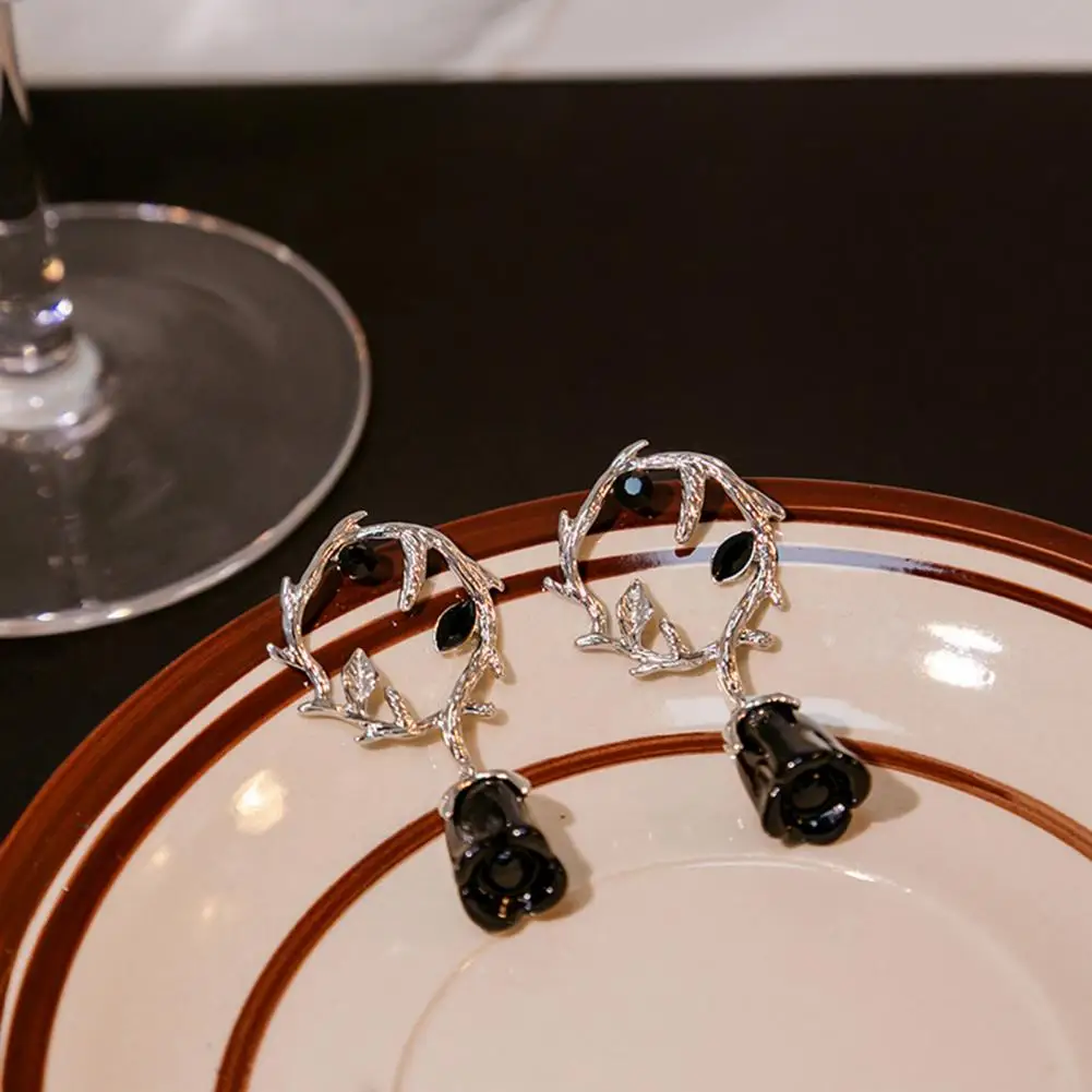 

1 Pair Stud Earrings Gothic Cool Thorn Rattan Decorative Valentines Gift Women Rose Flower Pendant Earrings Jewelry Girlfriend