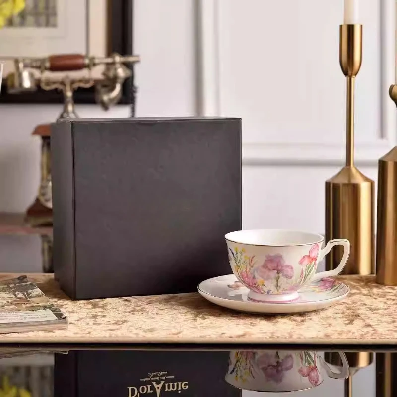 Кофейный набор из костяного фарфора в стиле камелии британский фарфоровый