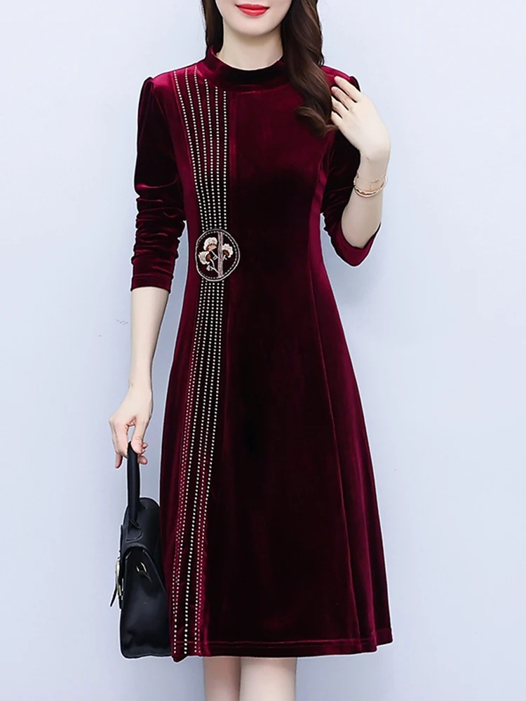 

2023 Velvet Long Sleeve Red Black Midi Dress Women Embroidery Autumn Winter Casual Thick Warm Elegant Bodycon Party Dresses
