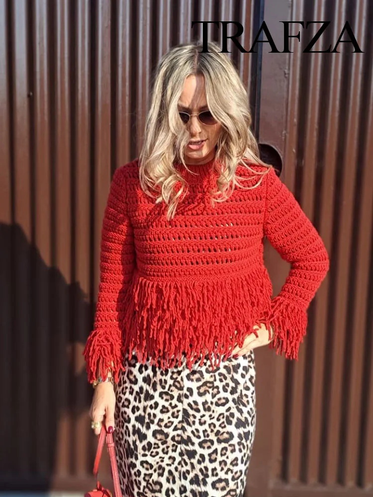 Женский трикотажный пуловер с круглым вырезом и длинными рукавами