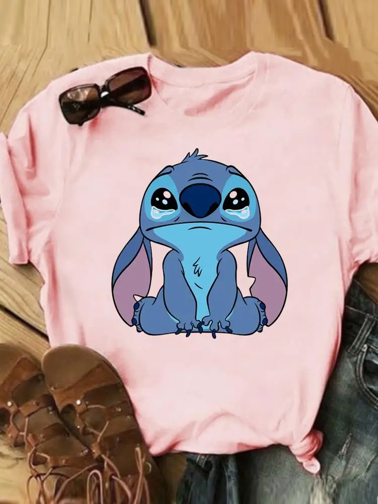 

Женский топ с коротким рукавом и мультяшным принтом