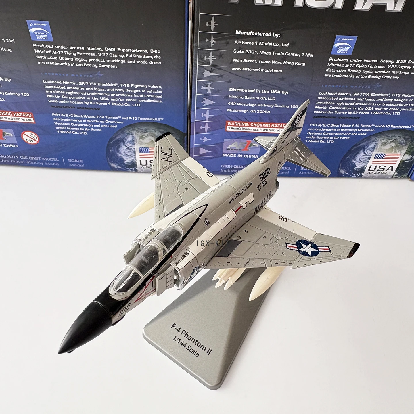 Фото Масштабная модель военного самолета F-4 Phantom II (США) 1/144, серебристый истребитель для палубных авианосцев, готовая коллекционная модель из литого металла, украшение, подарок №4