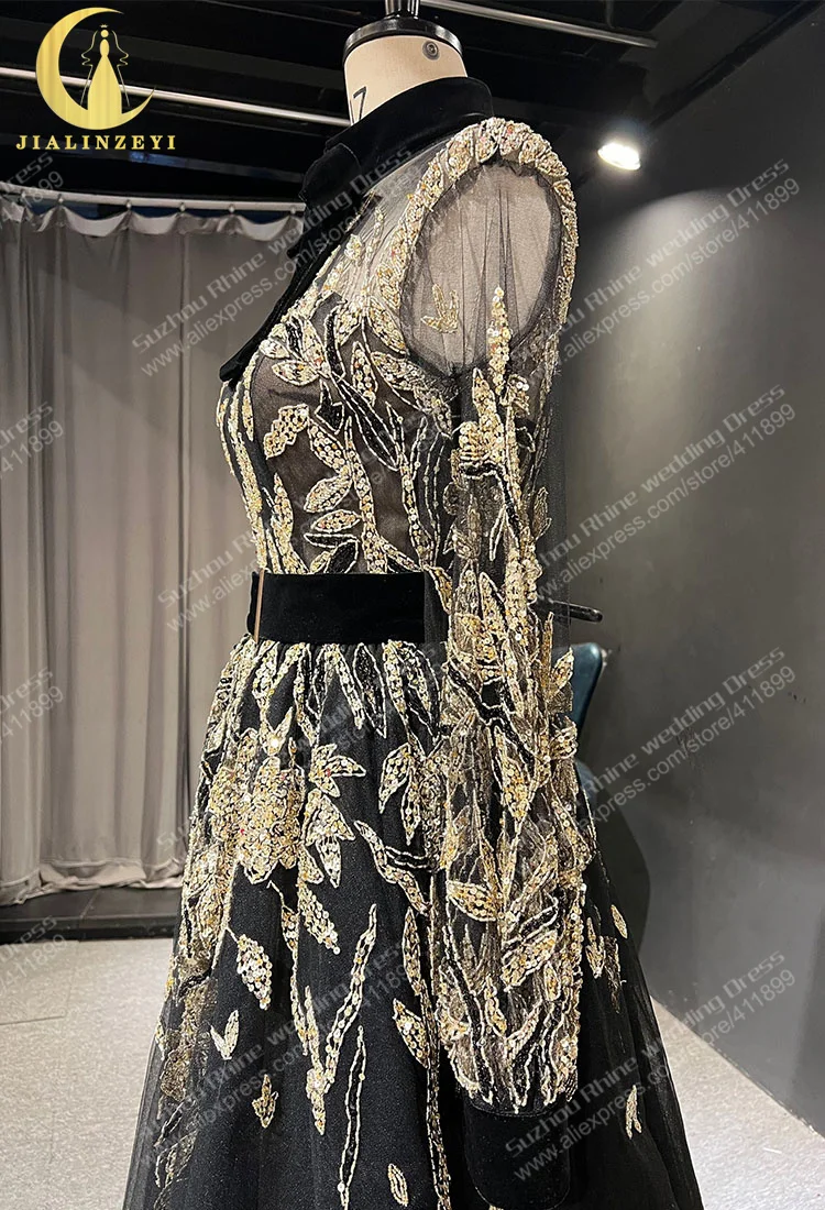 Рисунок 5 - Женское атласное платье с V-образным вырезом