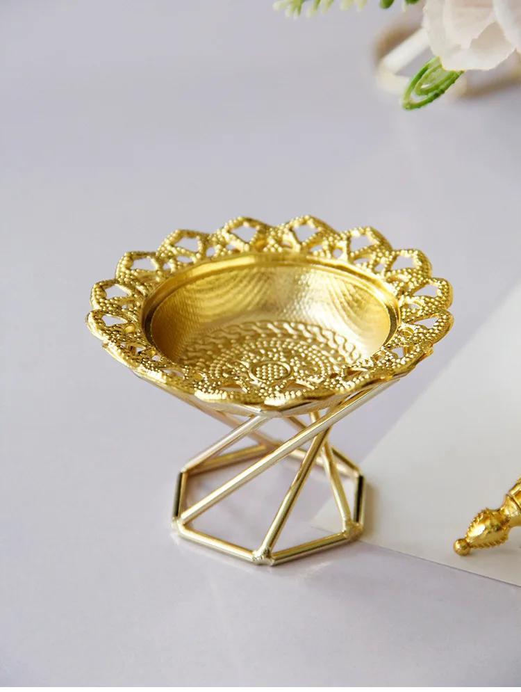 9CM Gold Metal Incense Burner Mini Small Handheld Aroma Arabian Style Home Essentials Decorations |