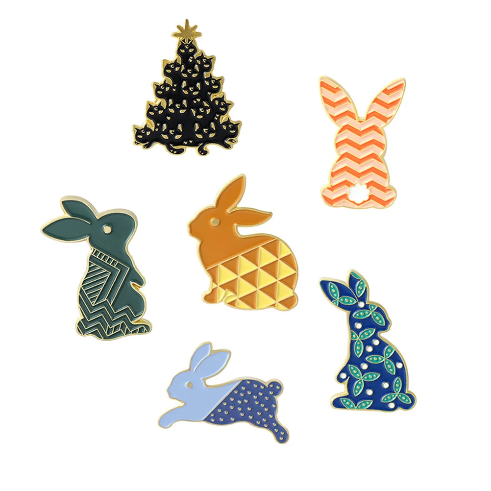 

6pcs Cartoon Brooches Lovely Breastpins Sweater Brooches Alloy Clothing Decors