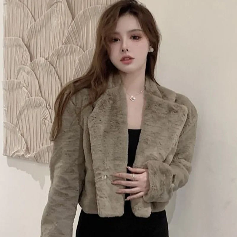 Parkas Women Outdoors Short Coats Jackets 2022 Winter New Fashion Faux Fur Buttons Splicing Warm Cardigan Casual Jackets Woman