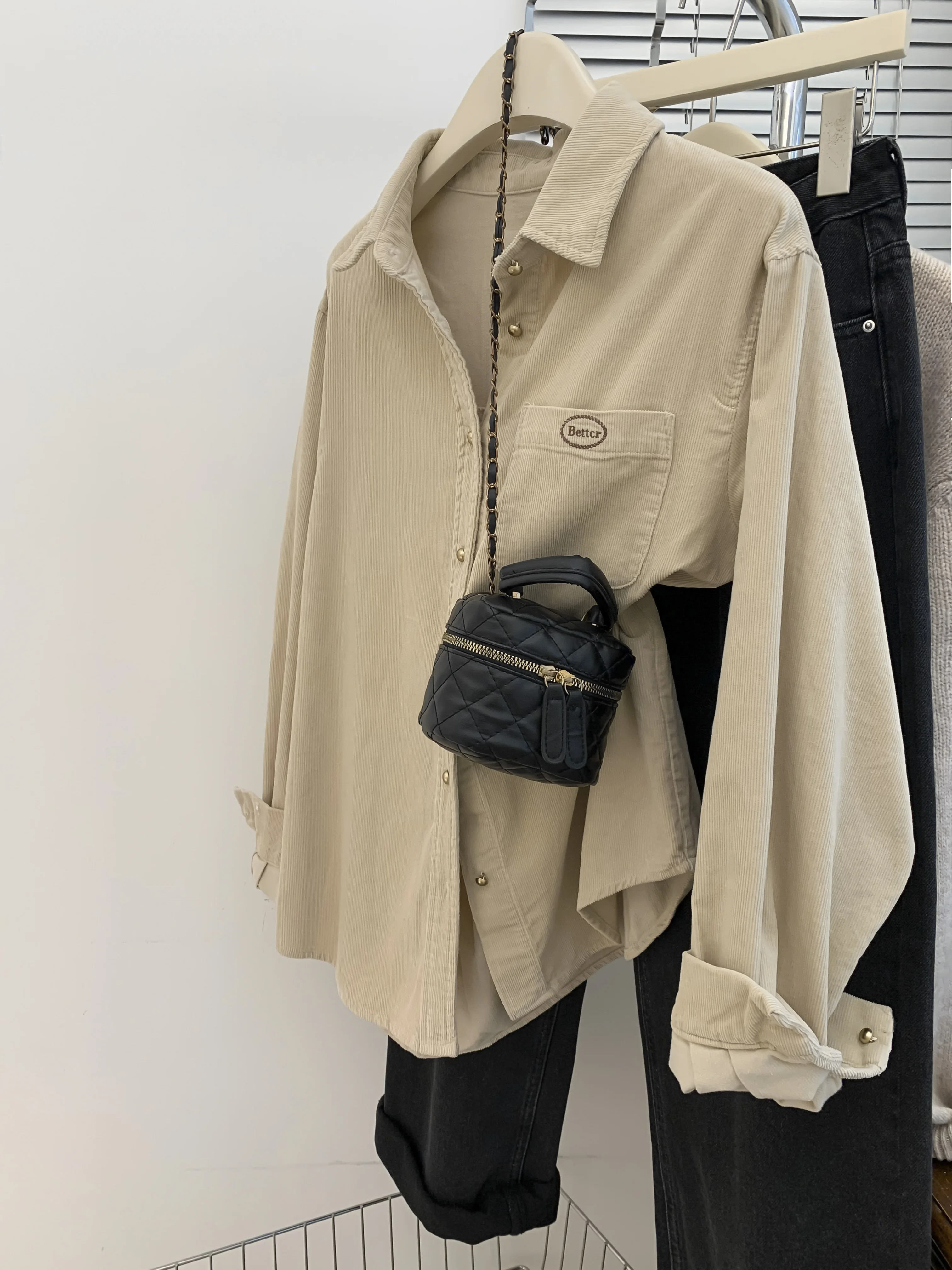 Pink Corduroy Long sleeve Shirts Outerwear Women Spring and Autumn Design Sense Small Inner wear Shirt Top 2024 Early