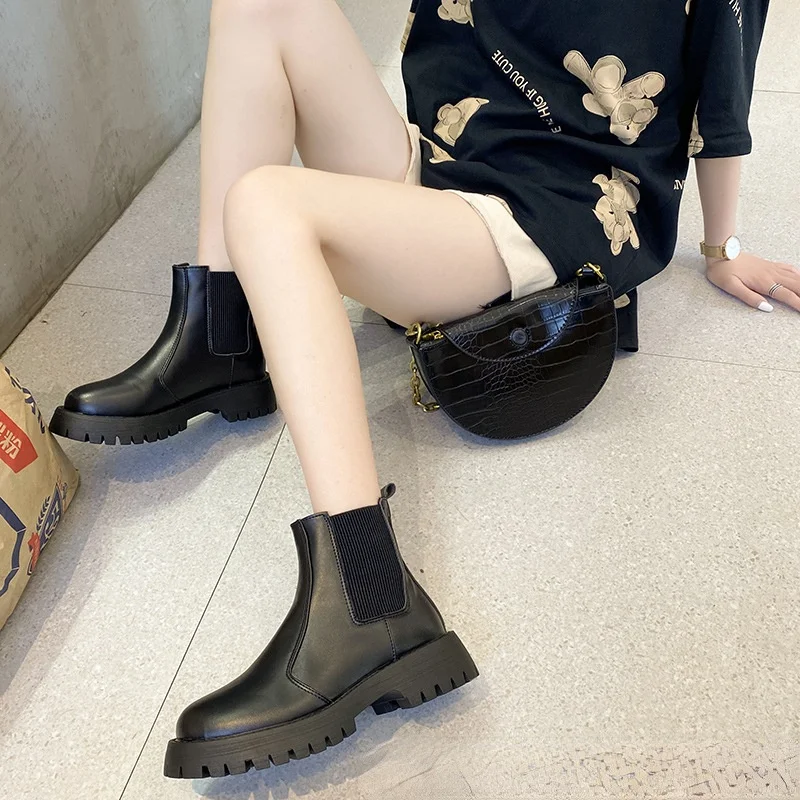 2022 female new designer ankle boots British style Chelsea boots round toe autumn and winter flat thick bottom warm snow boots
