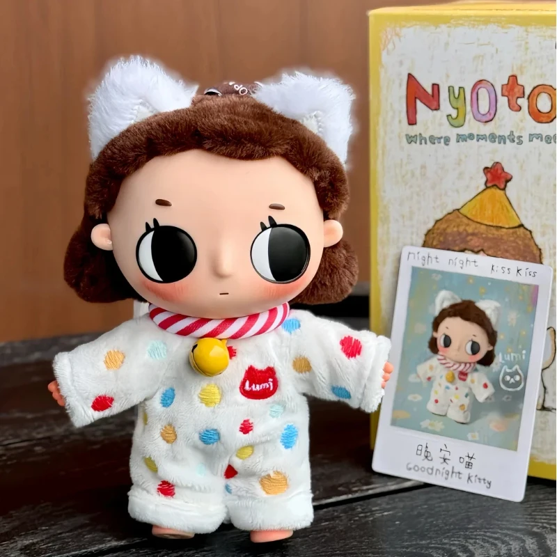 Фото POPMART Nyota Where Moments Meet Series: Коллекционная виниловая кукла-подвеска 15 см, игрушка для декора сумок, подарок для девочек №4
